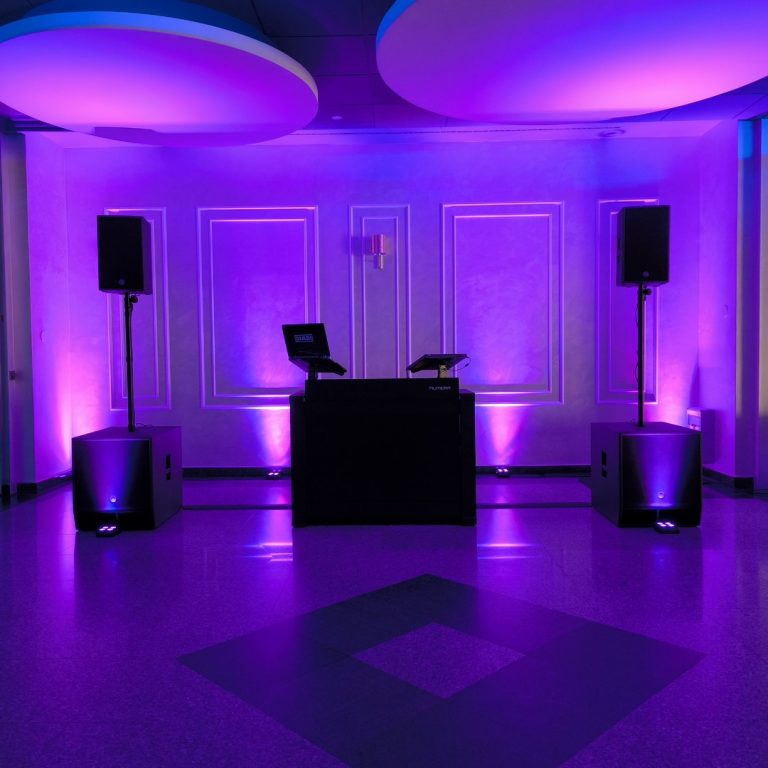 DJ oprema za vjenčanja – kvalitetan razglas, rasvjeta i izgled